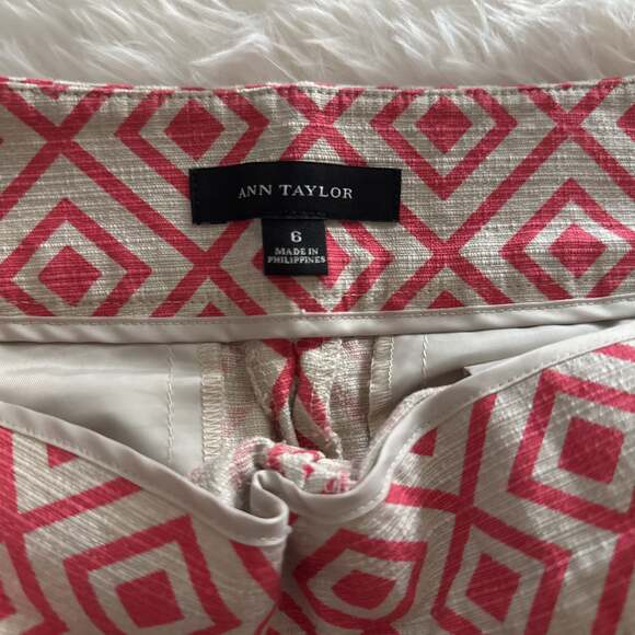 Ann Taylor Textured‎ Shorts Size 6 - Picture 2 of 4